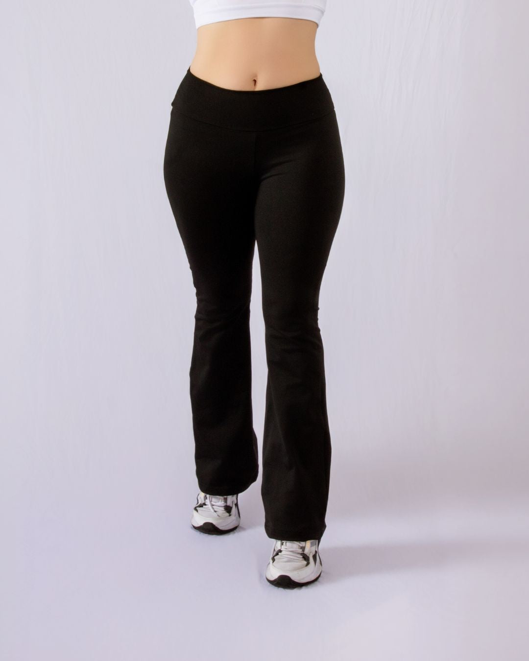 Pantalón Campana Basic Imagen principal del producto